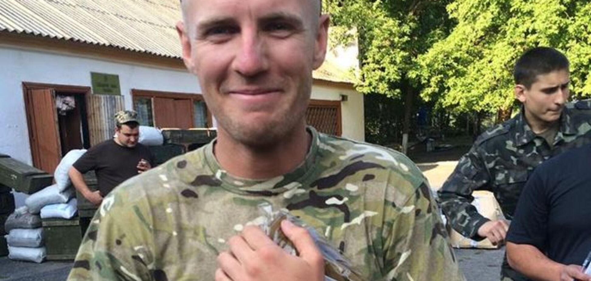 Бійцям АТО закупили фуфайки з короткими рукавами: фотофакт