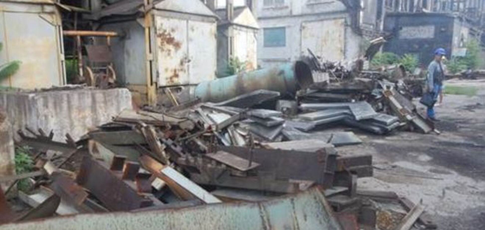 Росіяни цілеспрямовано знищили стратегічний завод у Запоріжжі: опубліковані фото і відео