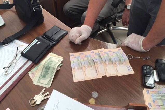 СБУ затримала на хабарі високопоставлених чиновників ДАІ Києва