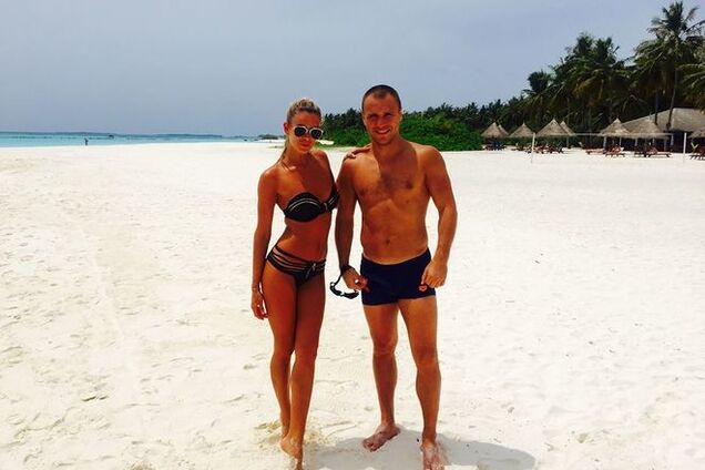 Украинский боксер похвастался жаркими фото со своей девушкой