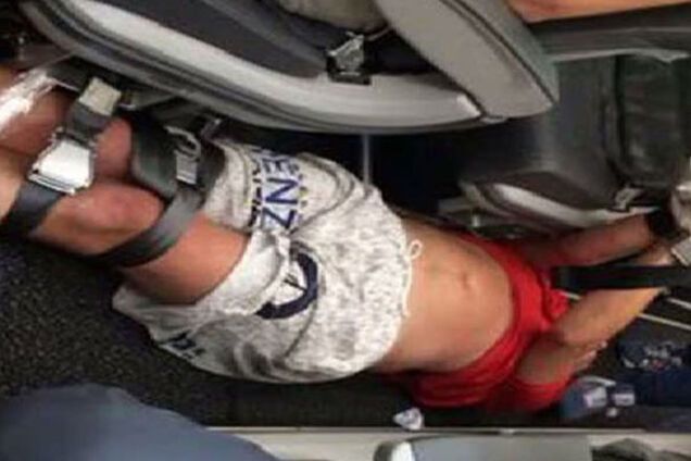 'Русский мир' на вигулі: п'яний росіянин влаштував бійку на борту літака - відеофакт