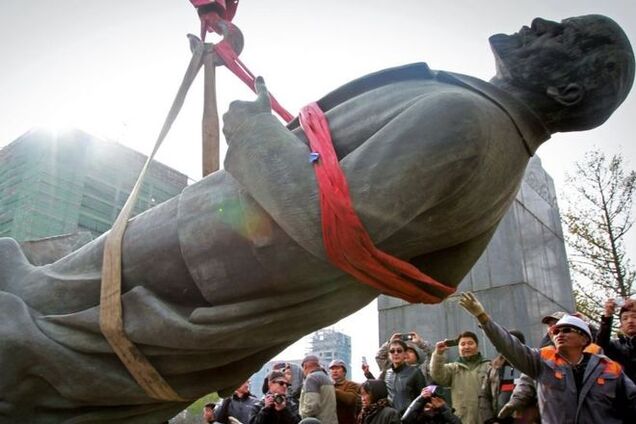 Россия: возвращение к идолопоклонству