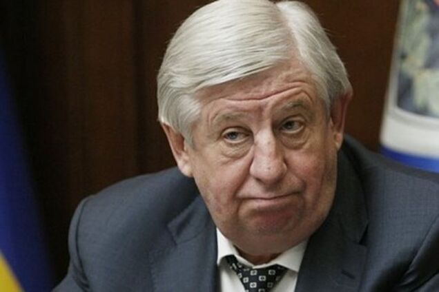 Шокін не дарма боявся: у приймальні Генпрокуратури знайшли схованку зі зброєю