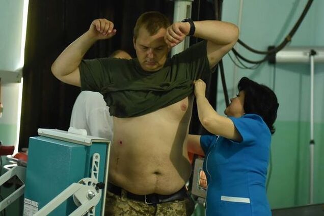 Экс-министра Булатова ранили в живот в зоне АТО: опубликованы фото