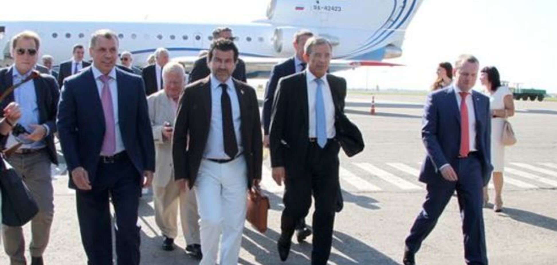 Французские 'друзья Путина' таки добрались до Крыма: фотофакт