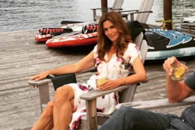 Красивое семейство: Синди Кроуфорд поделилась снимками с отдыха