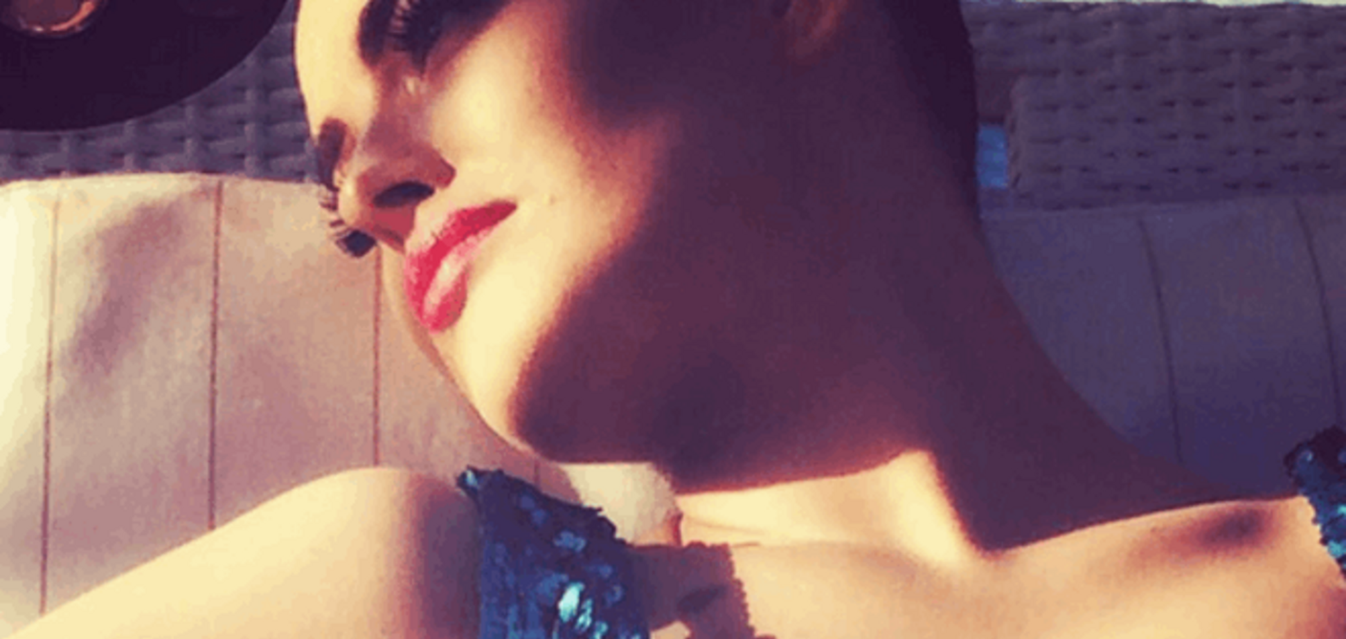 Даша Астафьева решила выяснить глубину любви с помощью откровенного декольте