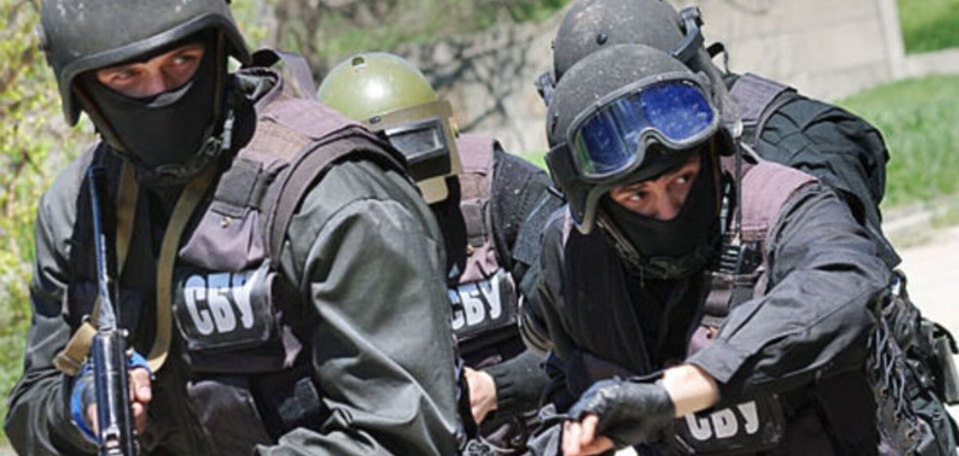 Силовики задержали 21 фуру с продуктами для террористов: фотофакт