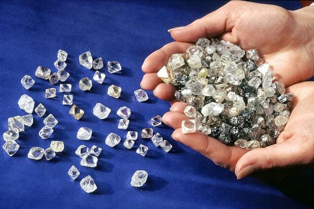 Геологи знайшли новий тип алмазів у застиглому вулкані