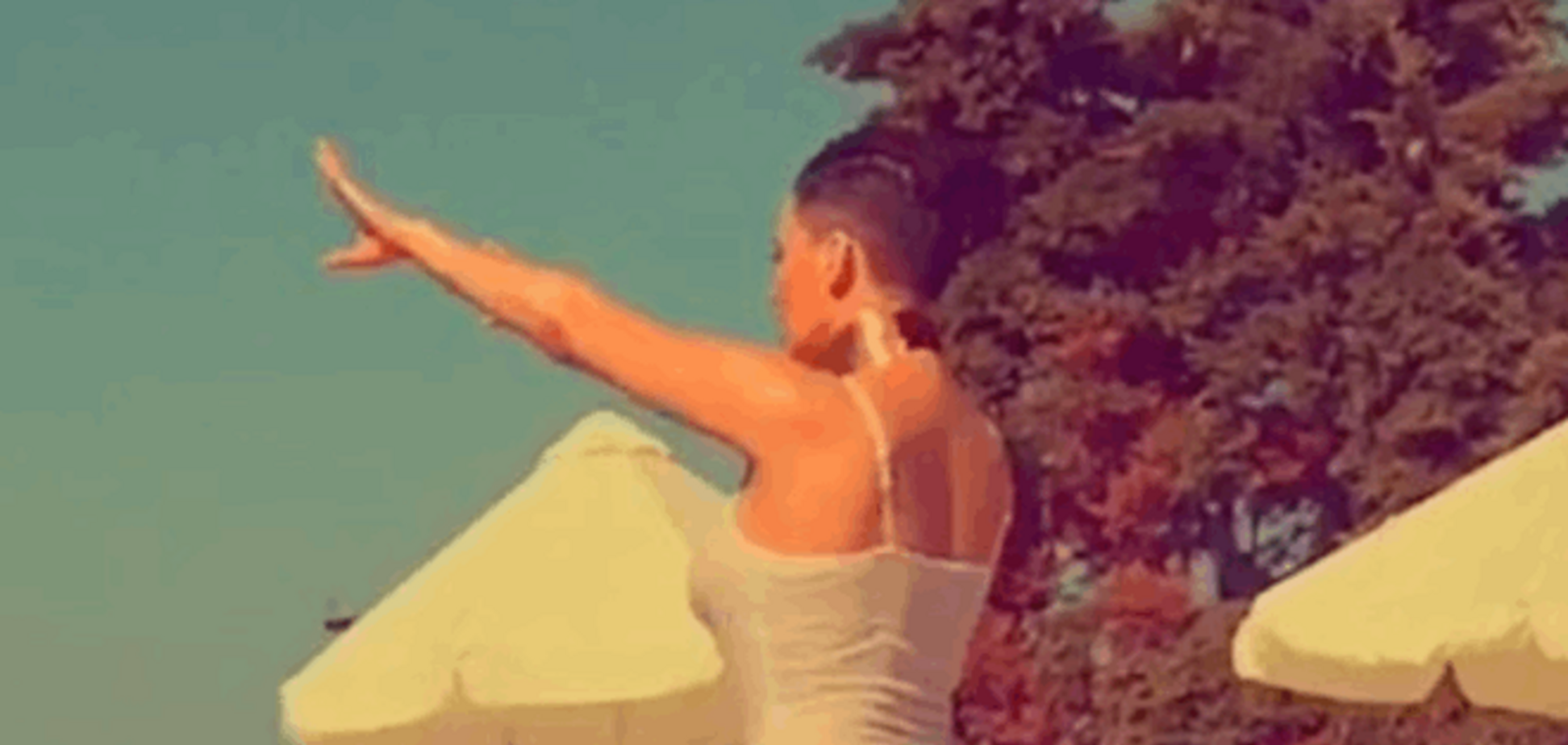 На отдыхе в Греции Астафьева щеголяла голым задом