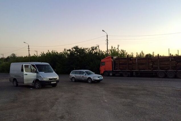 СБУ викрила бійців МВС 'Артемівськ', які 'кришували' контрабанду лісу