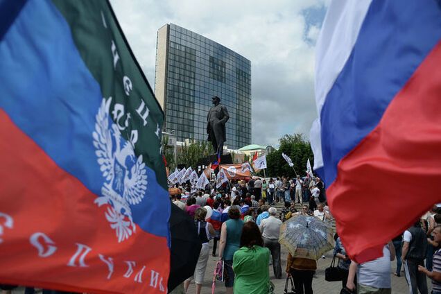 В Донецке начали записывать в террористы прямо в магазинах