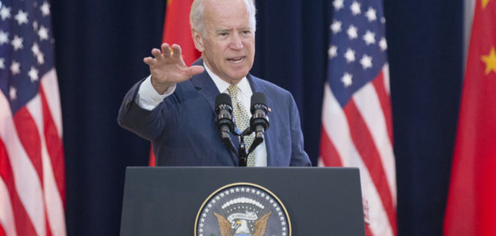 Байден: Россия и террористы не выполняют Минские договоренности