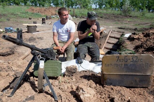 Там цвяхи - валюта: волонтери розповіли про проблеми на передовій