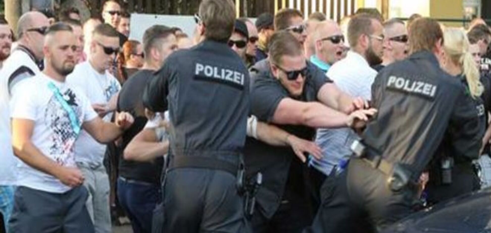 У Дрездені знову спокійно після зіткнень поблизу табору для біженців