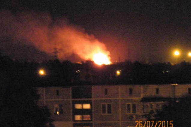 Донецк попал под обстрел: вспыхнули дома. Фотофакт