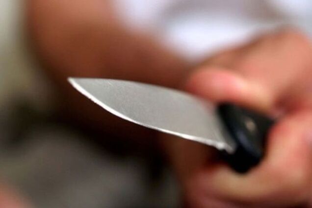 Совершено нападение на директора киевского кафе: женщину ранили ножом