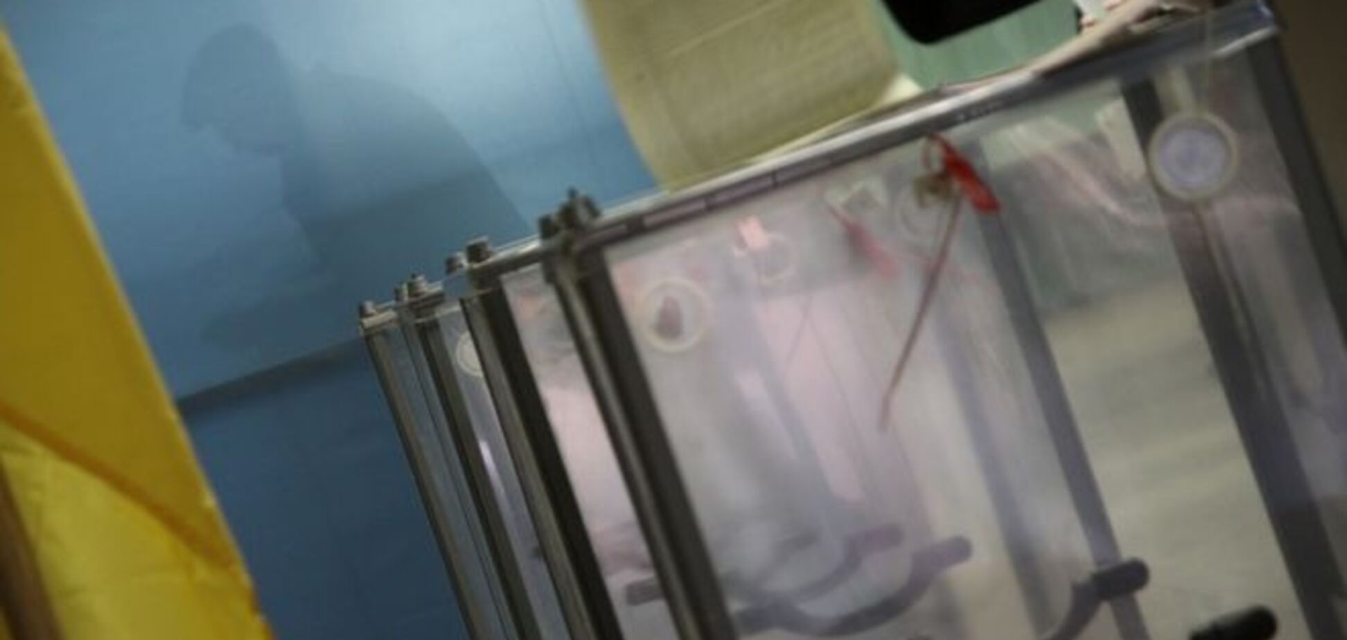 Скандал в Чернигове: на 205-м округе заметили, как фотографируют бюллетени