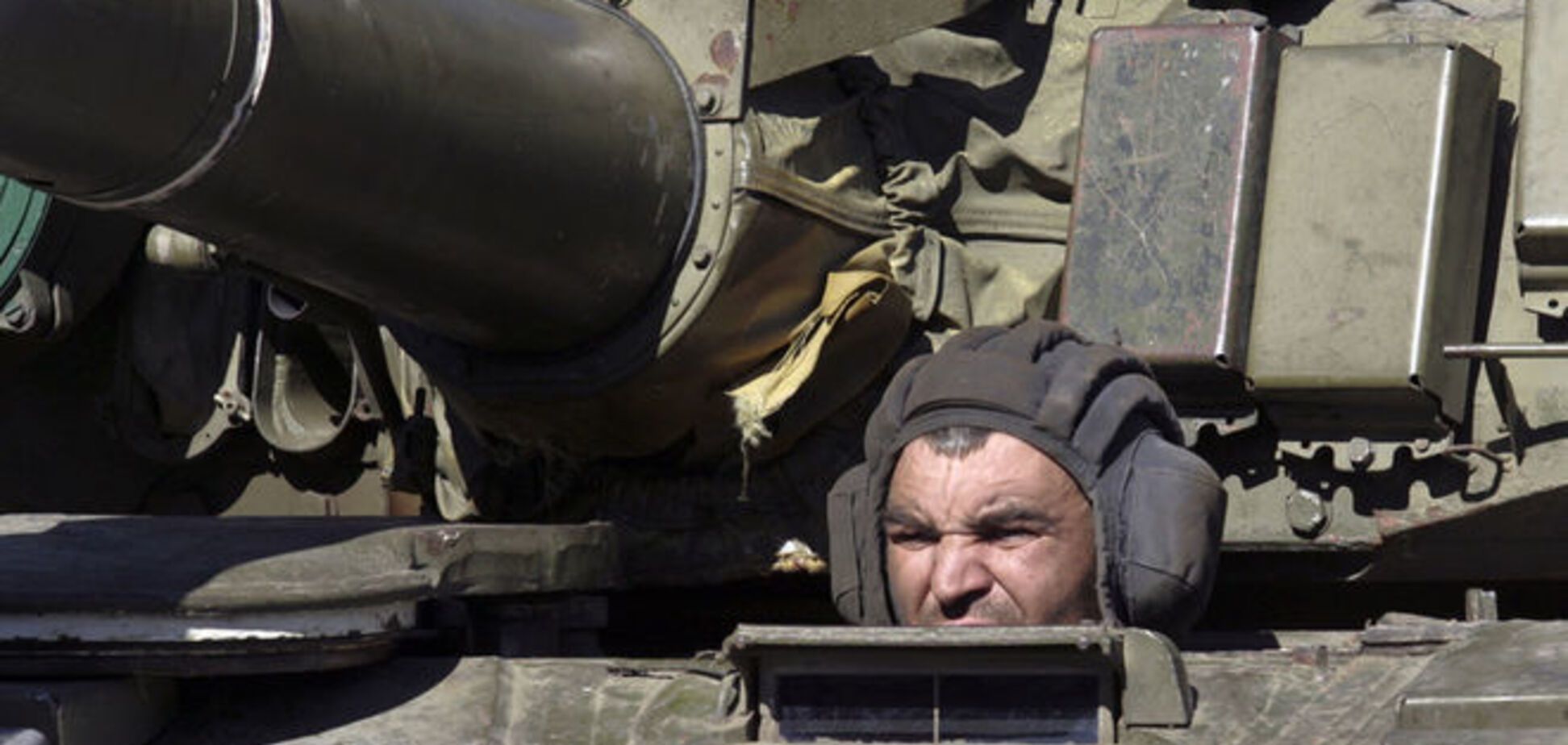 Террористы расстреляли из танка позиции сил АТО в Березовом