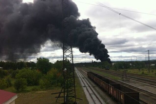 В России вспыхнул пожар на 'газпромовской' нефтебазе: опубликованы фото и видео