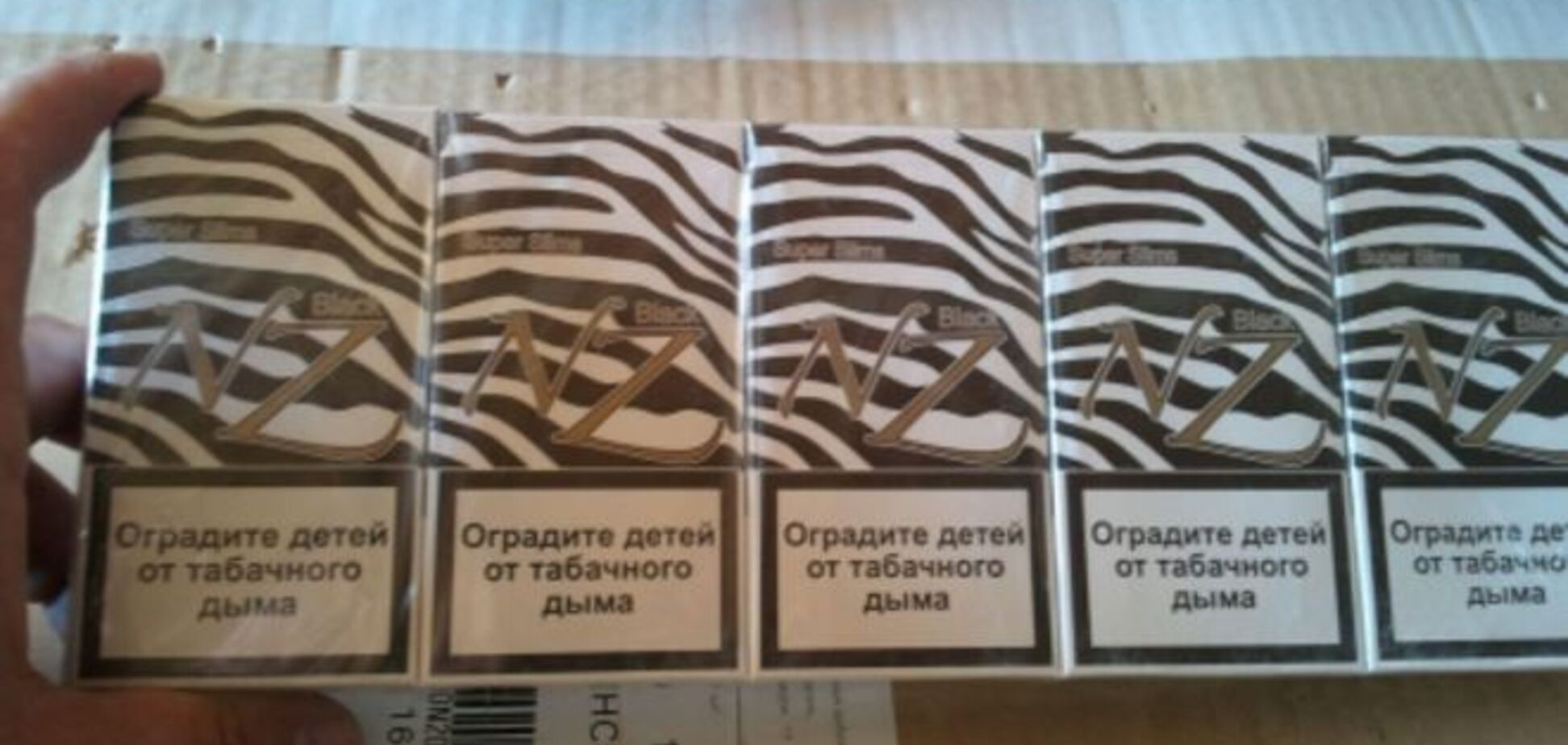 На Буковині затримали 30 ящиків контрабандних сигарет: фотофакт