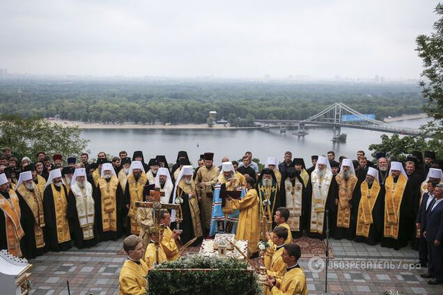 В Киеве состоялся многотысячный крестный ход: опубликованы фото и видео