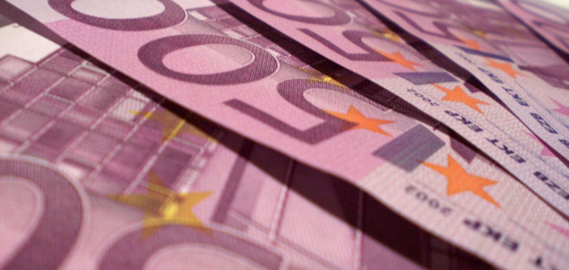 Новый рекорд: евро превысил 65 рублей