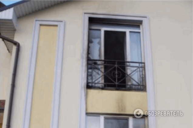 ЧП под Киевом: неизвестные забросали 'коктейлями Молотова' дом с жильцами. Опубликованы фото