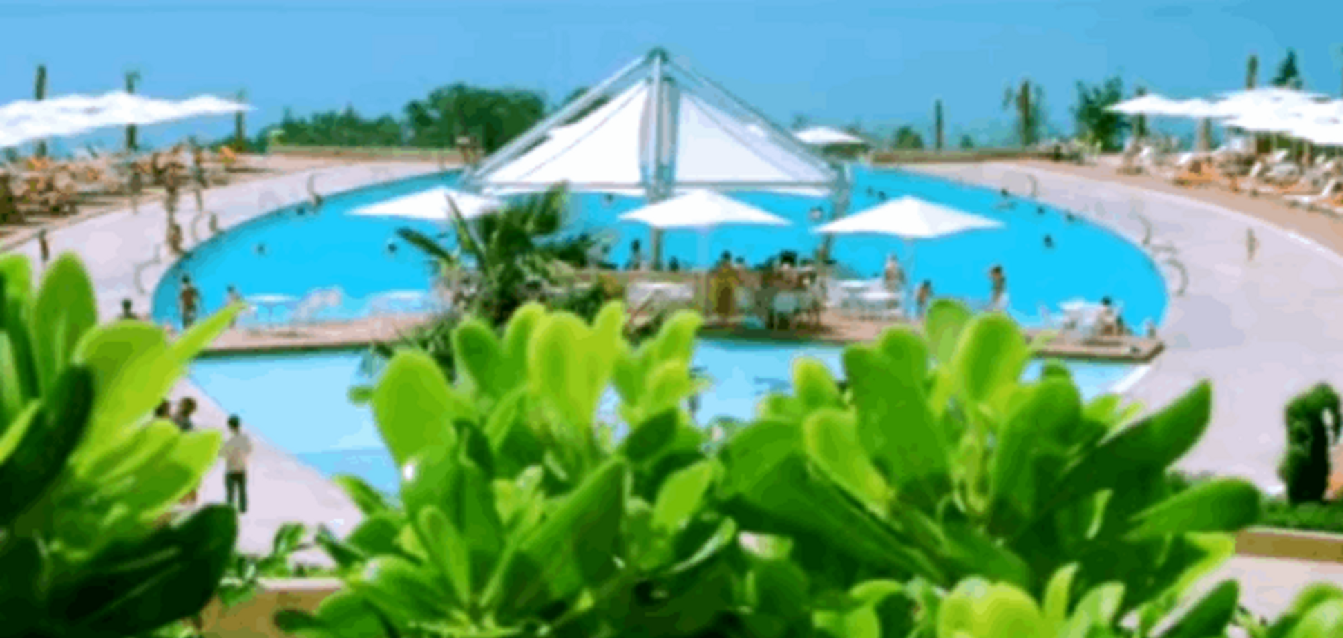 'Короче, в Крым'. Россиян зазывают на оккупированный полуостров: видеофакт