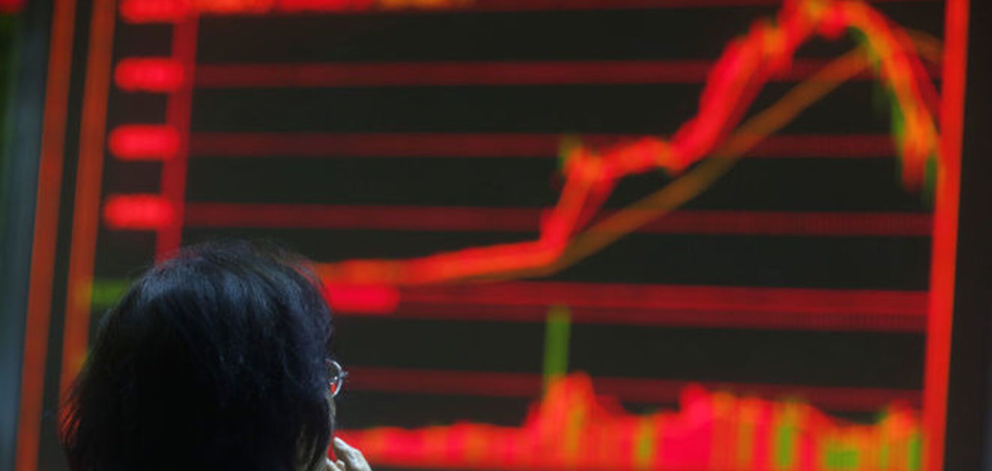 Китайский фондовый рынок продолжает сокрушительный обвал