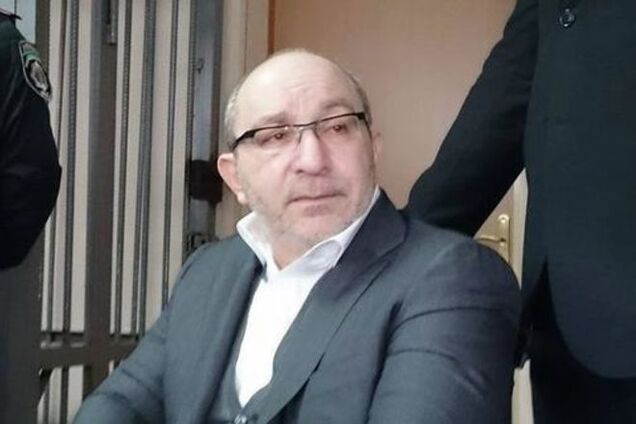 Кернес пожаловался, что в суде для него нет туалета