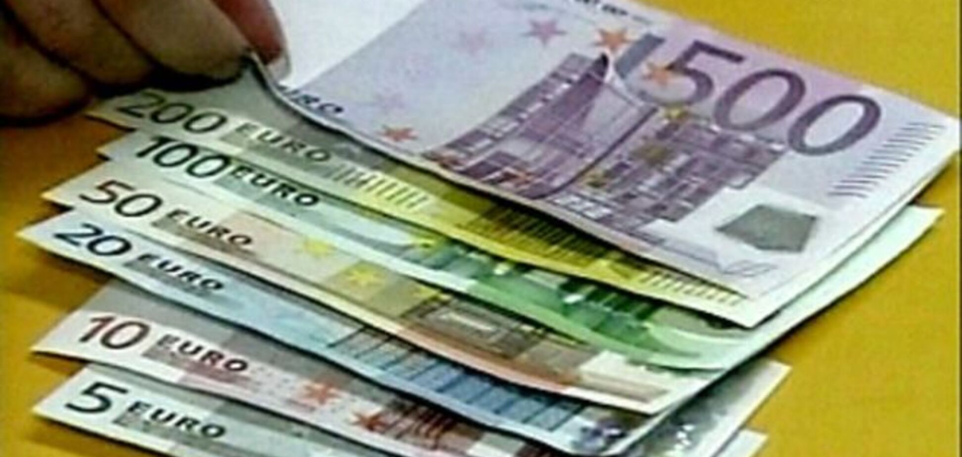 У Росії євро досягнув диявольської позначки