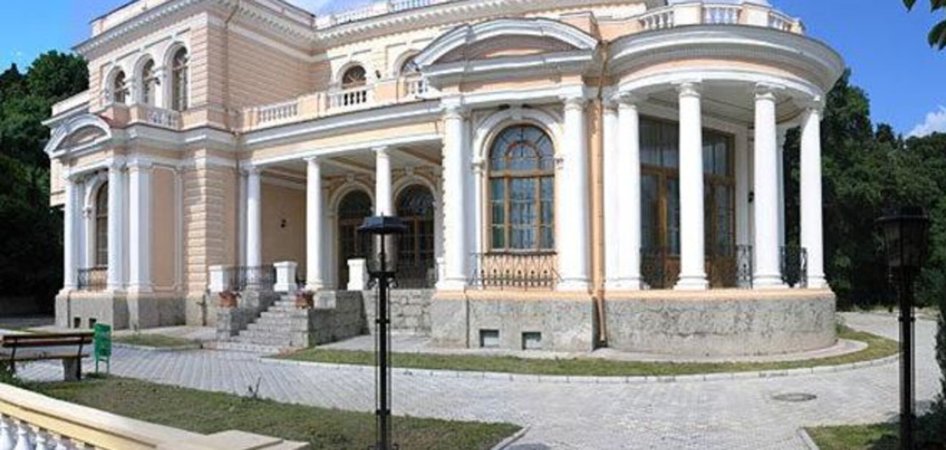 Российский олигарх продал графские усадьбы в Крыму за $19 млн