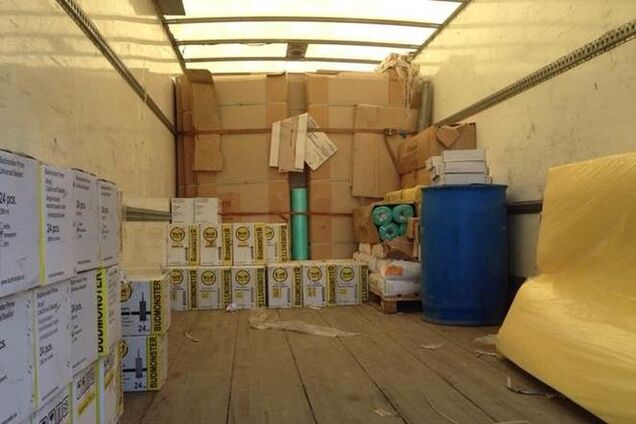 В Донецкой области задержаны фуры с товарами для террористов: фоторепортаж