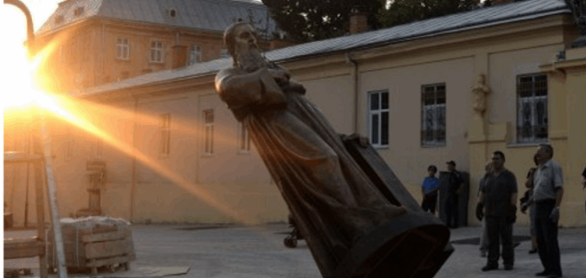 Во Львове ждут Порошенко и опасаются терактов