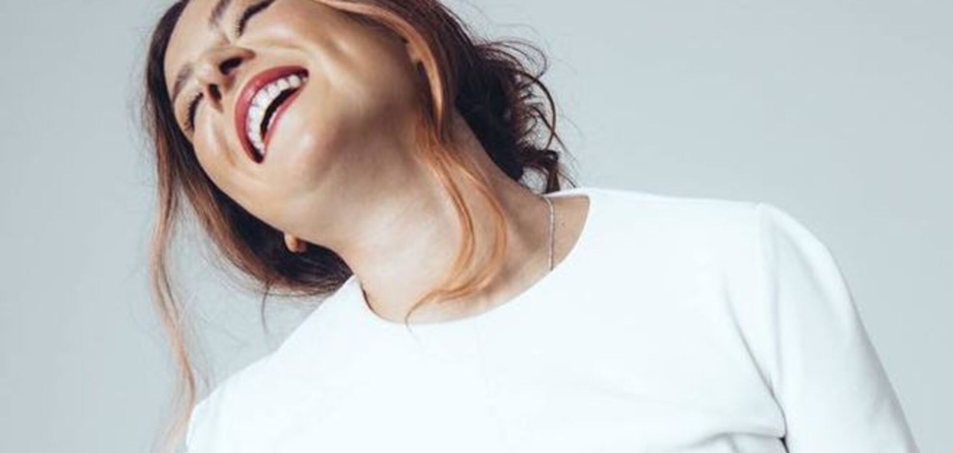 Жанна Бадоева засветила округленный животик в новой фотосессии