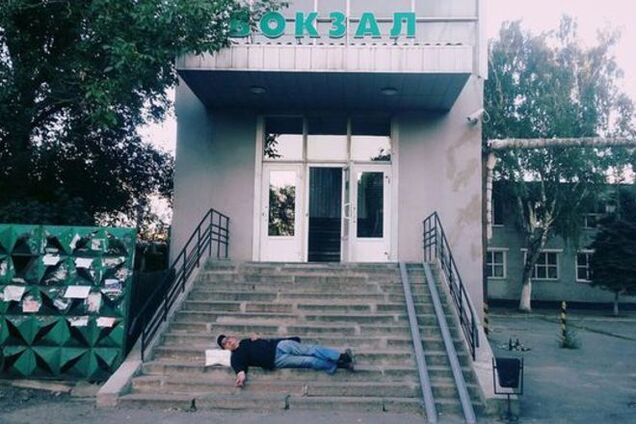 В Луганске вымер ж/д вокзал: фотофакт