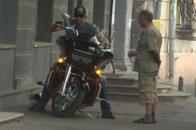 Шовковский гоняет на мотоцикле для миллионеров