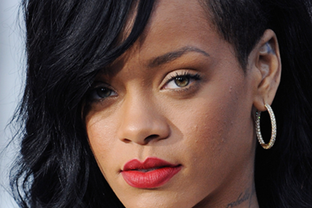 Неидеальны: топ-11 звезд с проблемной кожей лица