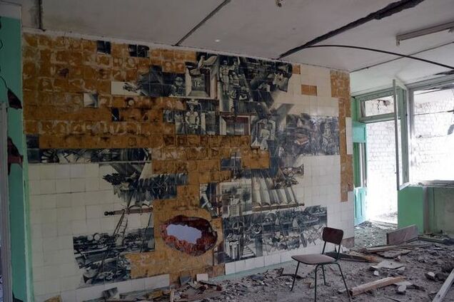 Мир руин: в сети показали разрушенное террористами Широкино. Фоторепортаж