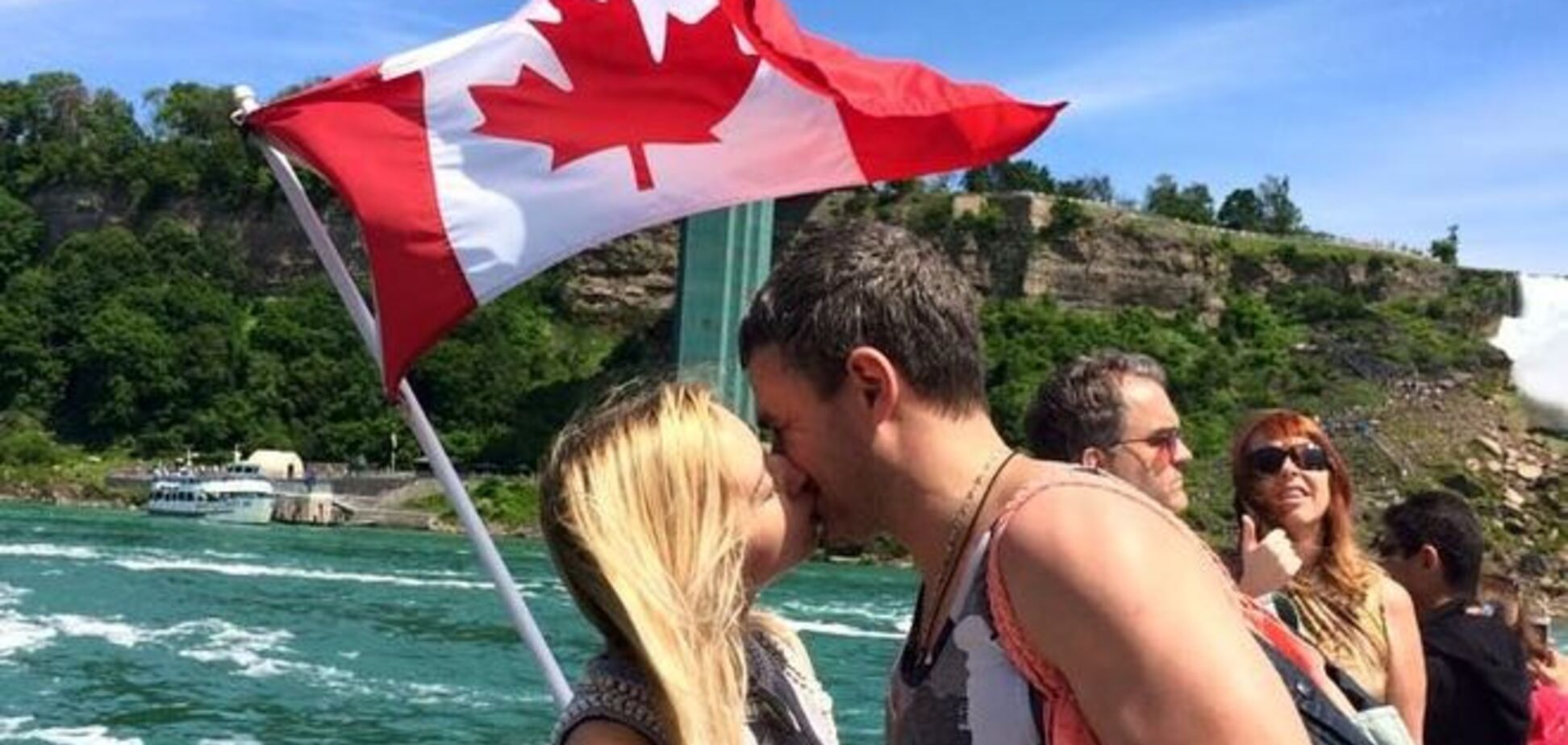 Матвиенко и Мирзоян поделились романтичными фото с отдыха в Канаде