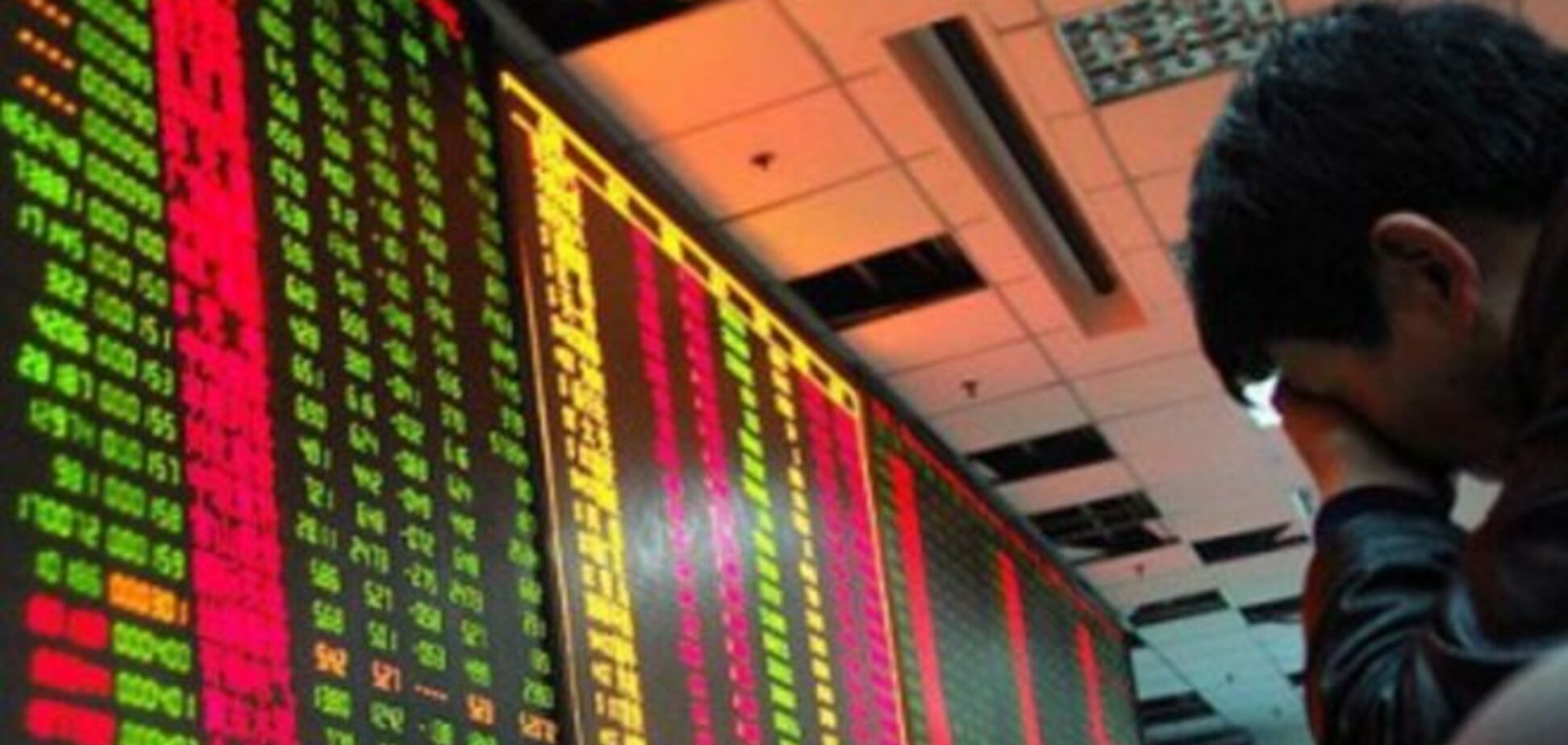 Фондовый рынок Китая снова резко упал  