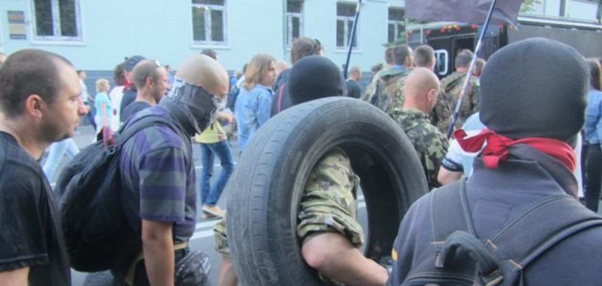 'Правый сектор' и добровольцы АТО прошли по центру Киева: фото и видео
