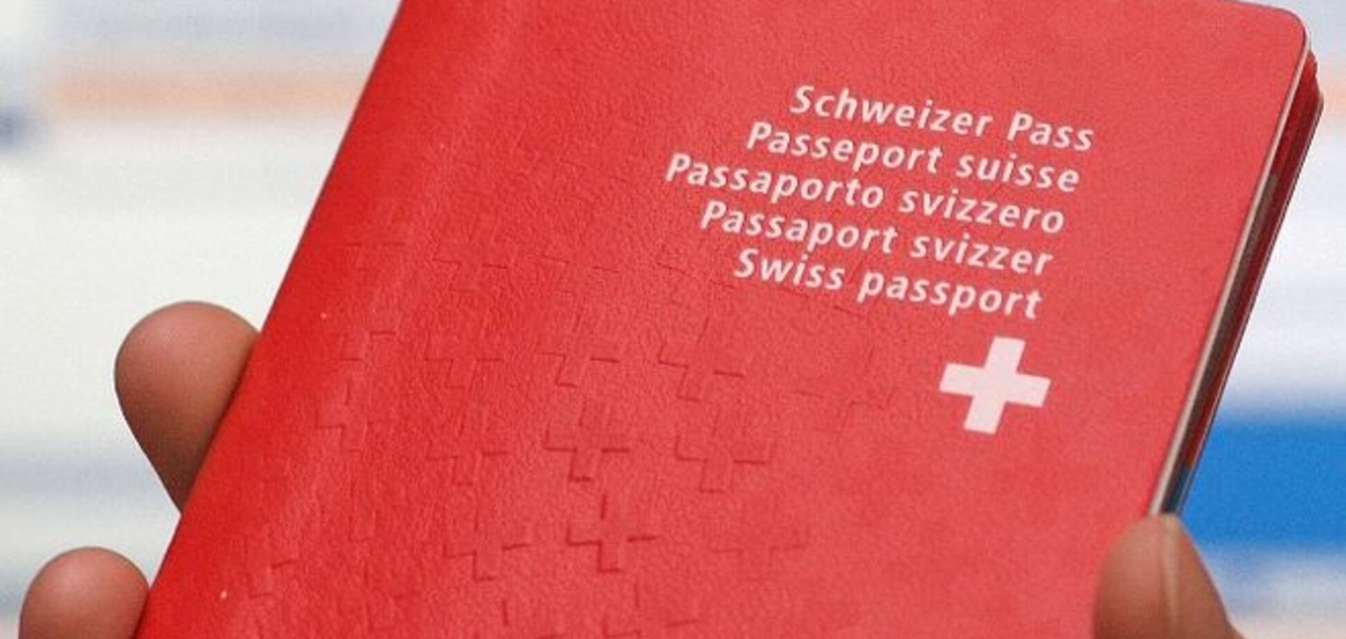 Легко ли получить гражданство супругам швейцарцев: опыт претендентов