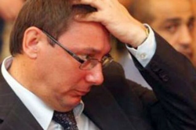 Просто 'психанул': фракция Порошенко отказывается отпускать Луценко