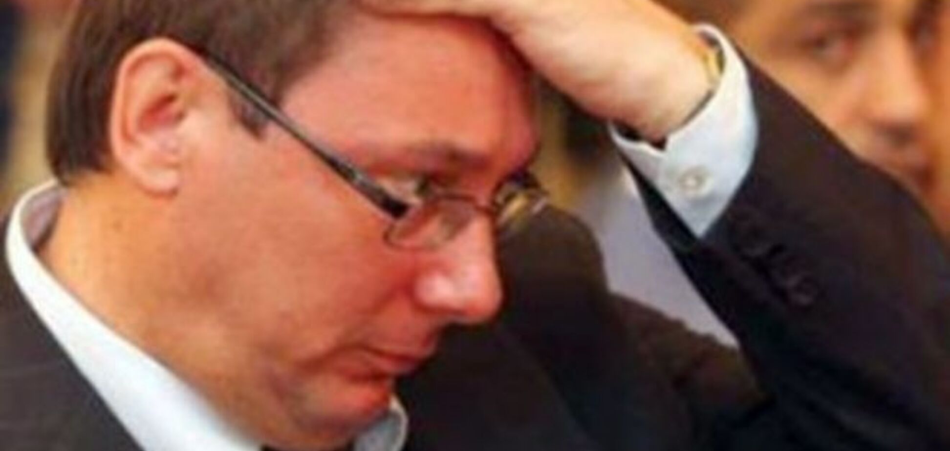 Просто 'психанул': фракция Порошенко отказывается отпускать Луценко