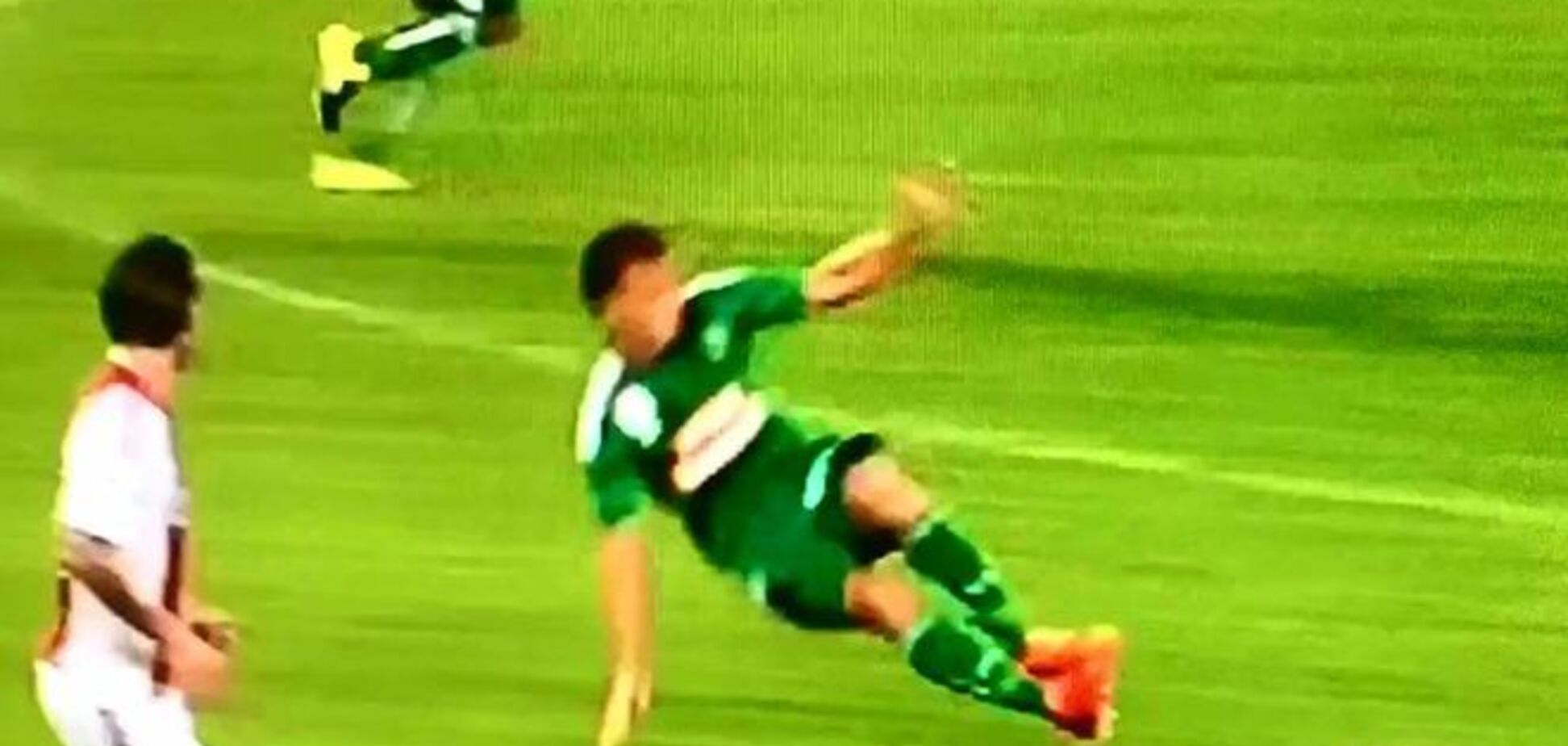 Двумя ногами в колено: соцсети всколыхнул зверский подкат австрийского футболиста