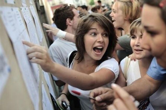 Поступление-2015: жалуются на ошибки в аттестатах и новые правила зачисления в ВУЗы