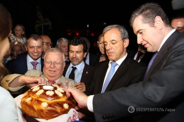 'Друзья Путина' получили огромные деньги за визит в Крым - депутат