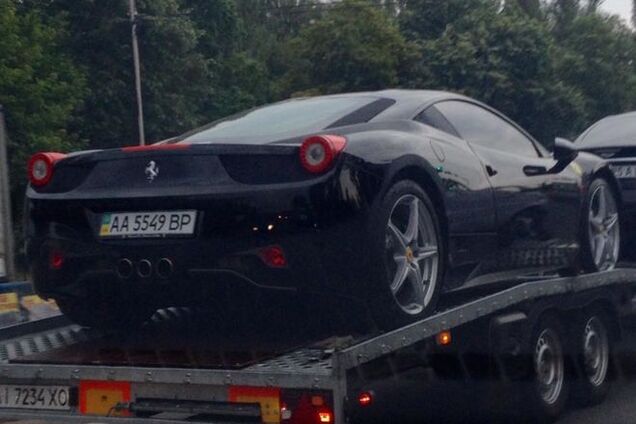 Ляшко забрал депутатский мандат у радикала, который купил дорогие авто